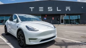 Tesla in difficoltà: trimestrale Tesla con calo dei profitti