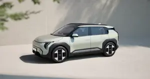 Kia presenta il nuovo SUV elettrico compatto EV3: autonomia fino a 600 km Kia EV3