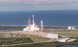 Falcon 9 porterà nello spazio altri 23 satelliti Starlink per internet e il Direct-to-Cell (DTC) falcon 9