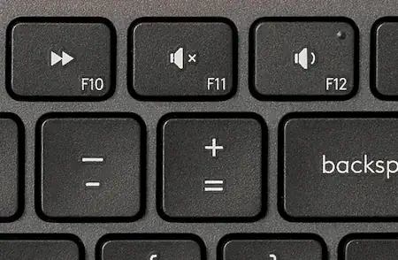 Signature Slim Solar+ K980